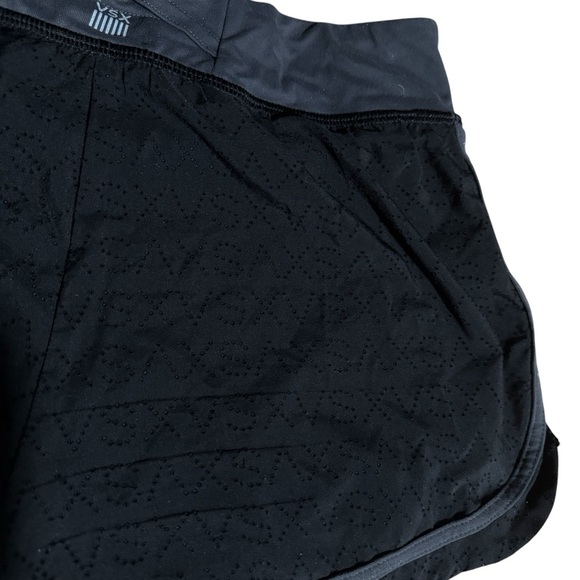 Victoria’s Secret Woman’s VSX Sport Layered Shorts Size XS - Picture 6 of 10